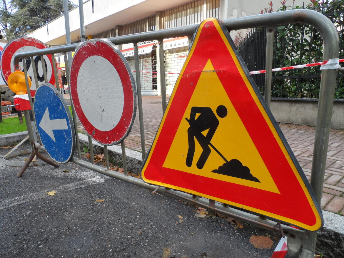 Immagine: cantiere-lavori-in-corso-asfaltature1140