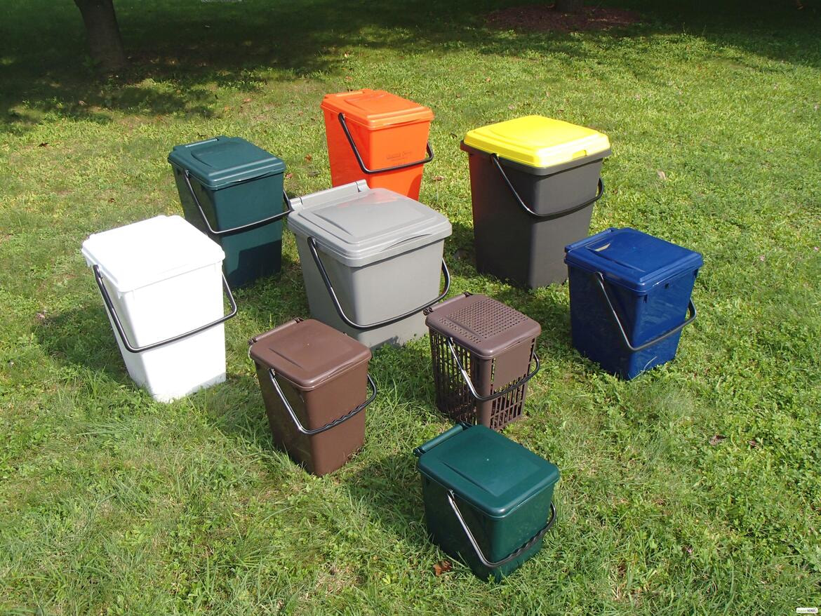 Immagine: contenitori_per_raccolta_porta_2940
