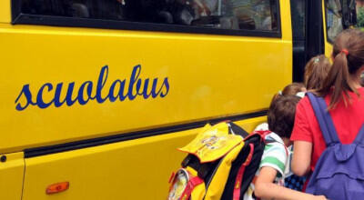 Immagine: Scuolabus_7abe2fb1a8654dc3d9c4927b3e983bde370