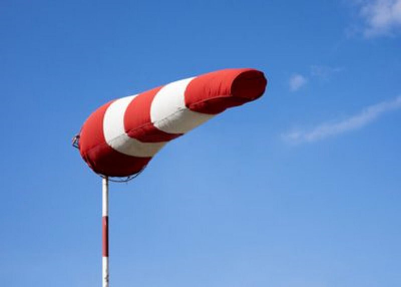 Allerta arancione per vento. Chiusura cimitero e parchi