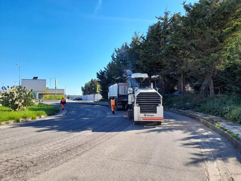 Immagine: I_lavori_alla_rotatoria_di_via_Noicattaro203