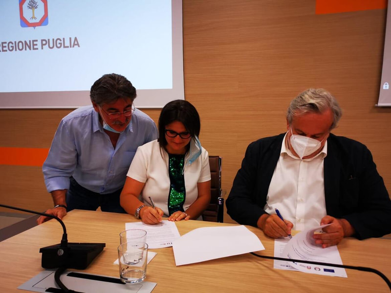 Immagine: Il_presidente_Emiliano_il_vicesindaco_Latrofa_e_lassessore_Loiudice_alla_firma_del_preliminare463